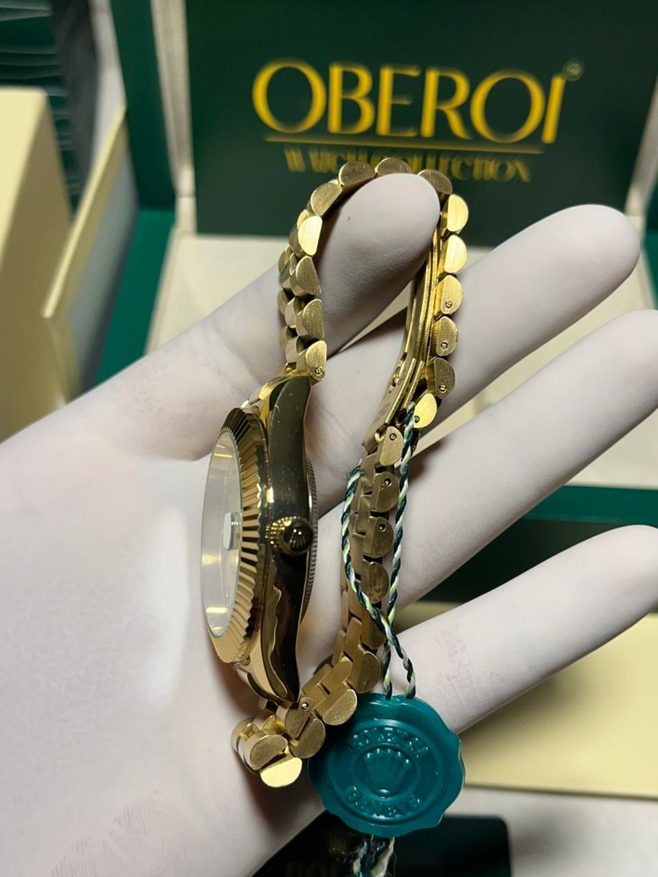 Golden Crown Date – Luxury Edition