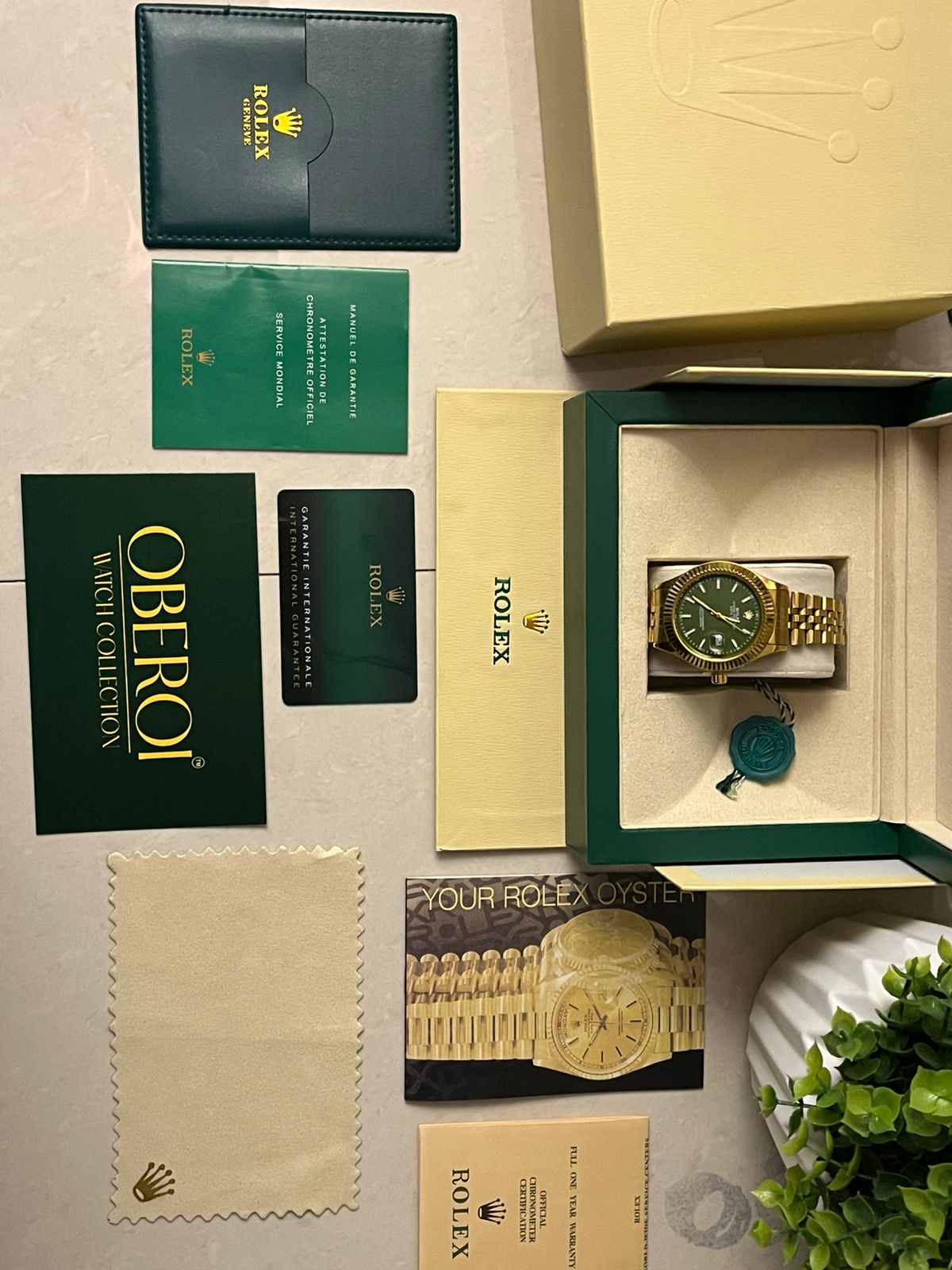 Emerald Gold Date – Royal Edition