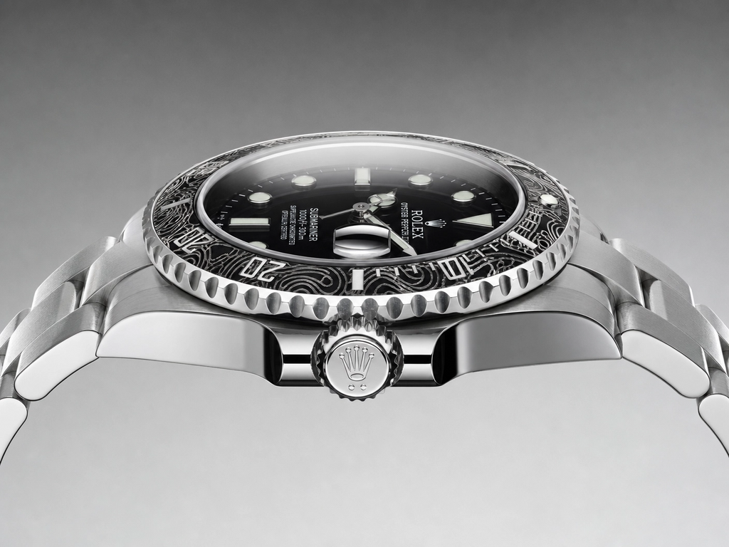ROLXE Submariner Watch, Silver-Tone Stainless Steel Bracelet, Date Display, Rotating Bezel