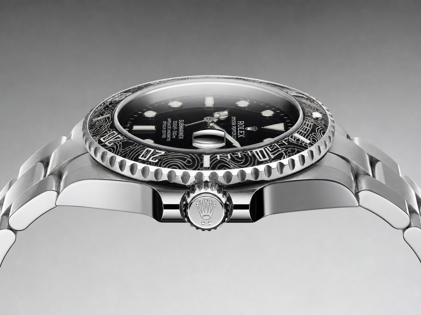 ROLXE Submariner Watch, Silver-Tone Stainless Steel Bracelet, Date Display, Rotating Bezel