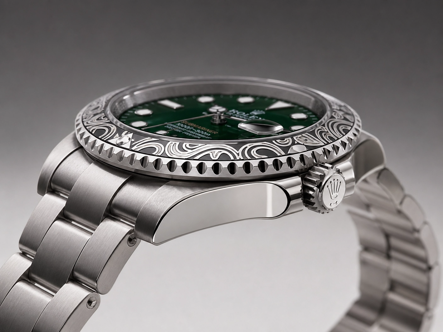 ROLXE Submariner Watch, Silver-Tone Stainless Steel Bracelet, Date Display, Rotating Bezel