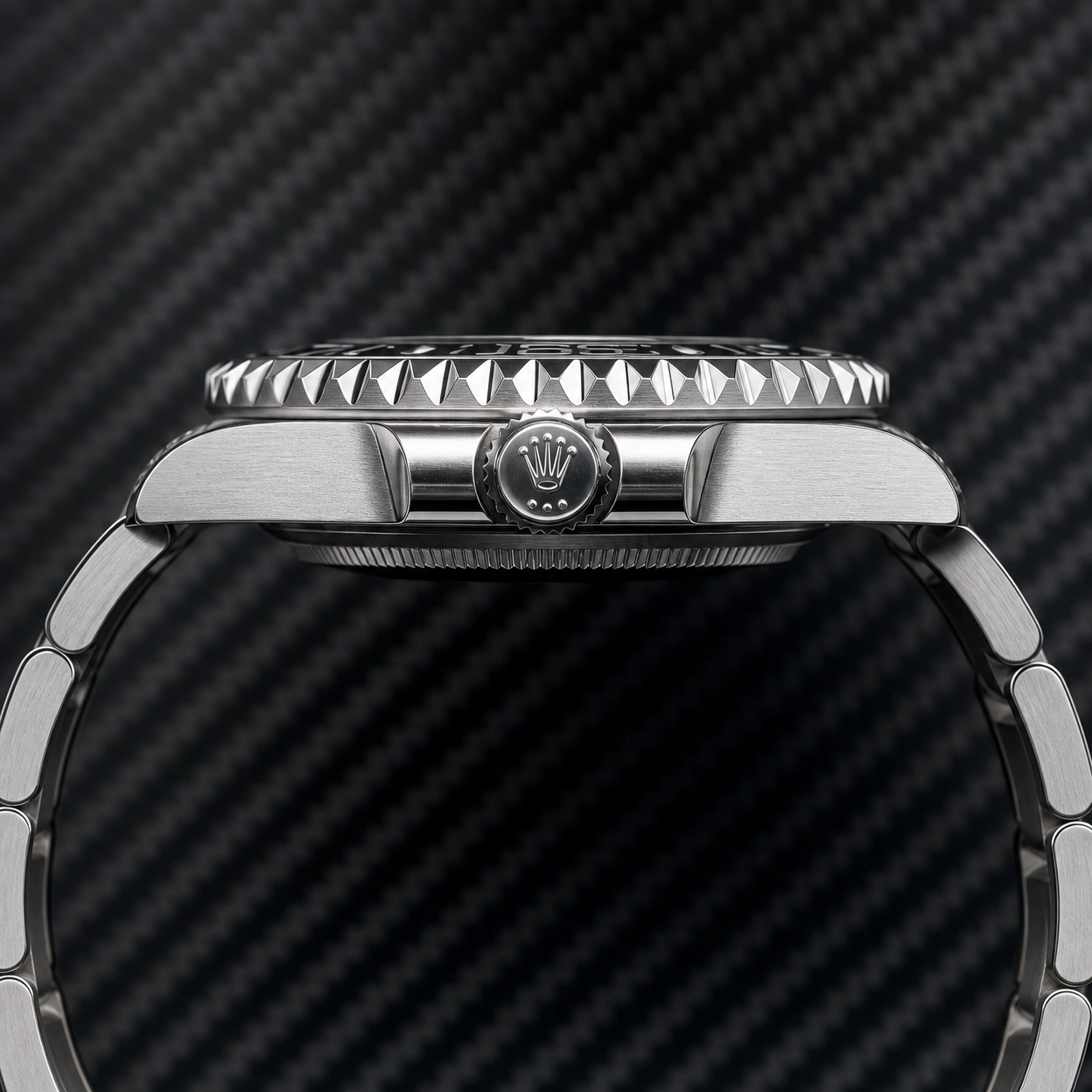 ROLXE Submariner Watch, Silver-Tone Stainless Steel Bracelet, Date Display, Rotating Bezel